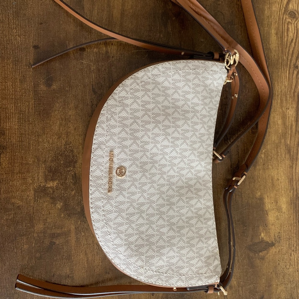 Michael kors crossbody purse